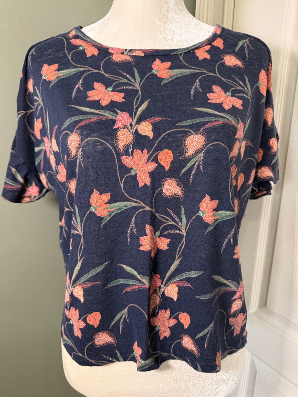 LOFT Linen Floral Top Navy Orange Flutter Sleeve Lightweight Size L